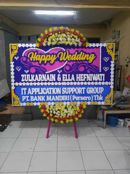 Papan Bunga Tengah